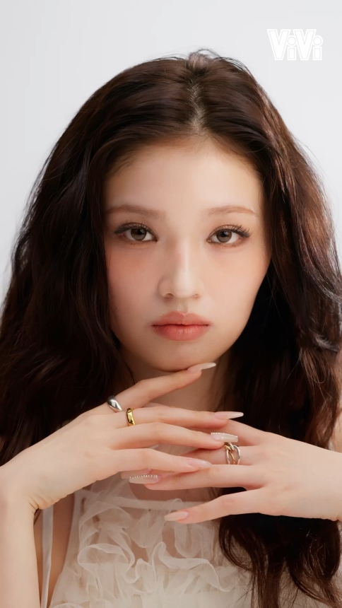 ViVi Web Movie Sponsored by CHANEL