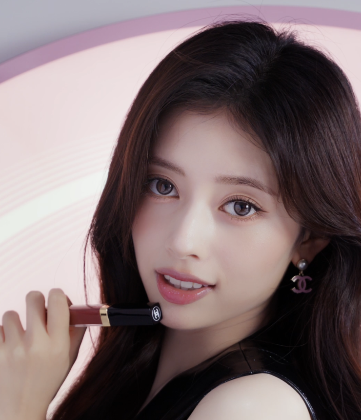 ViVi Web Movie Sponsored by CHANEL ROUGE COCO